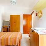 Mara Villa