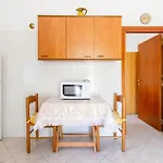 Mara Villa *