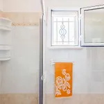 Mara Villa *