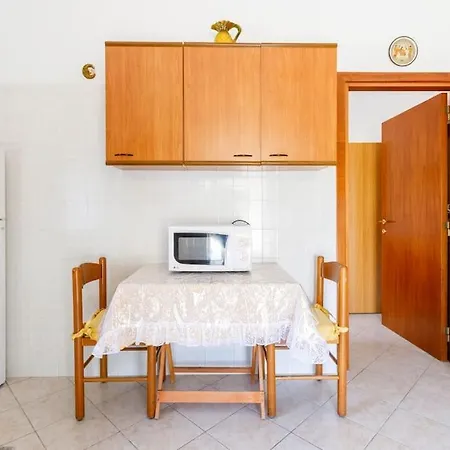 Mara Villa *