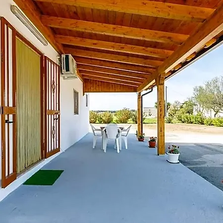Mara Villa *